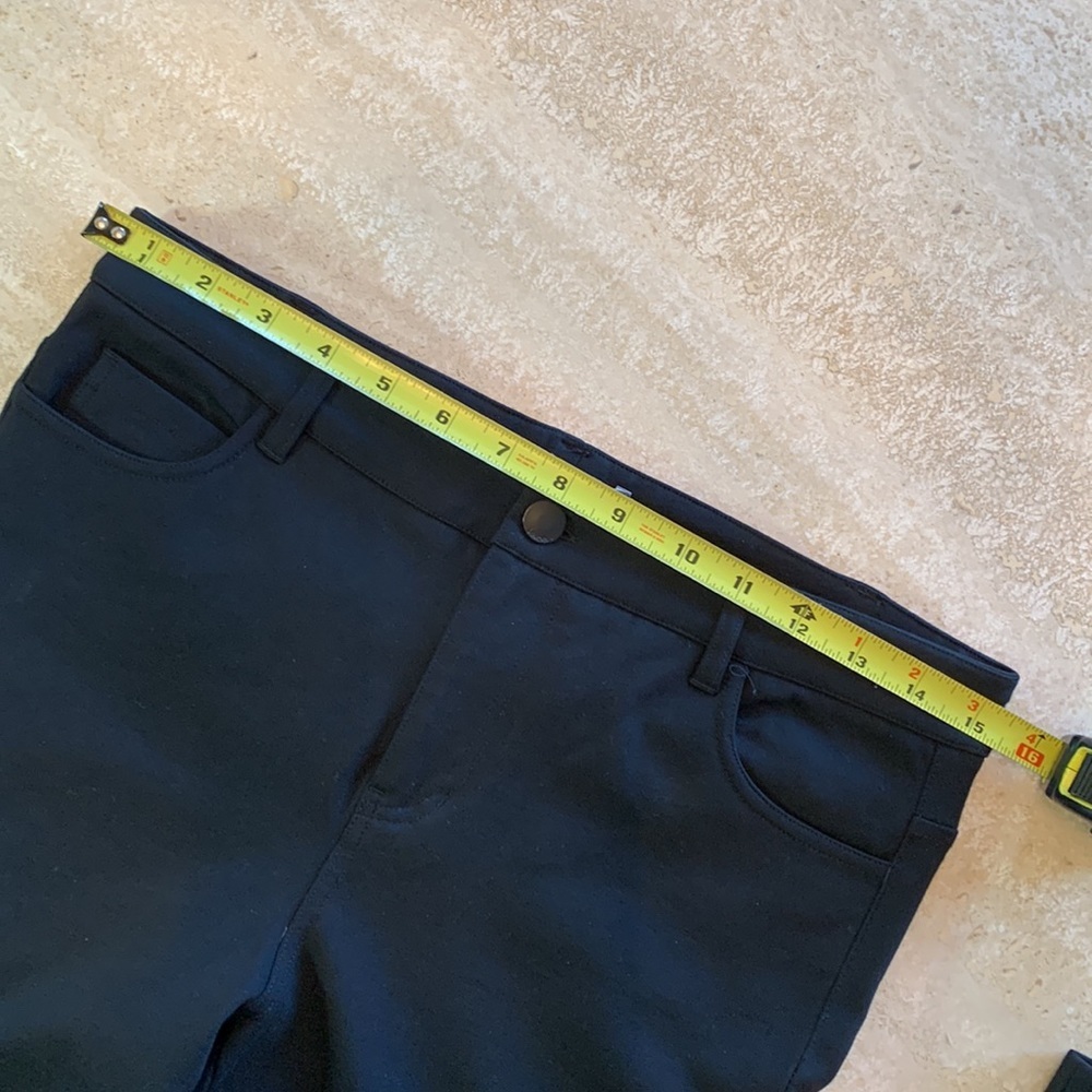 VINCE jeans, sleek skinny, high waist, monogram button, classic 5 pockets. 8 - Picture 15 of 17